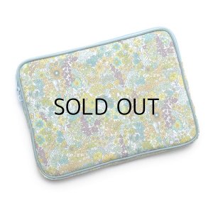 画像1: ノートパソコンケース  リバティ  マーガレットアニー（グリーン）　コーティングタイプ Mac book Pro 13 インチ, Mac book Air 13インチ, Surface laptop 13.5インチ　おしゃれ　かわいい