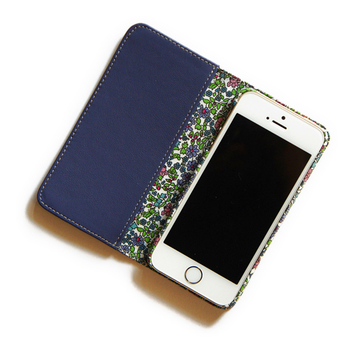 画像2: 【送料無料】iPhone6sケース・手帳型：リバティ・エミリアズ・フラワーズ（パープル）おしゃれ  かわいい　マグネットを使わないのでカード安全